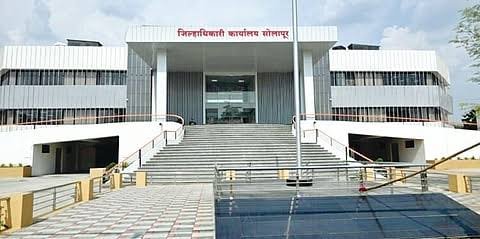 मान्सूनपूर्व तयारी • जिल्ह्यातील १०२५  ग्रामपंचायतींना ग्रीन कार्ड , जिल्ह्यात ७९२३  जल स्रोतांपैकी एकाही ठिकाणी पाणी दूषित नाही